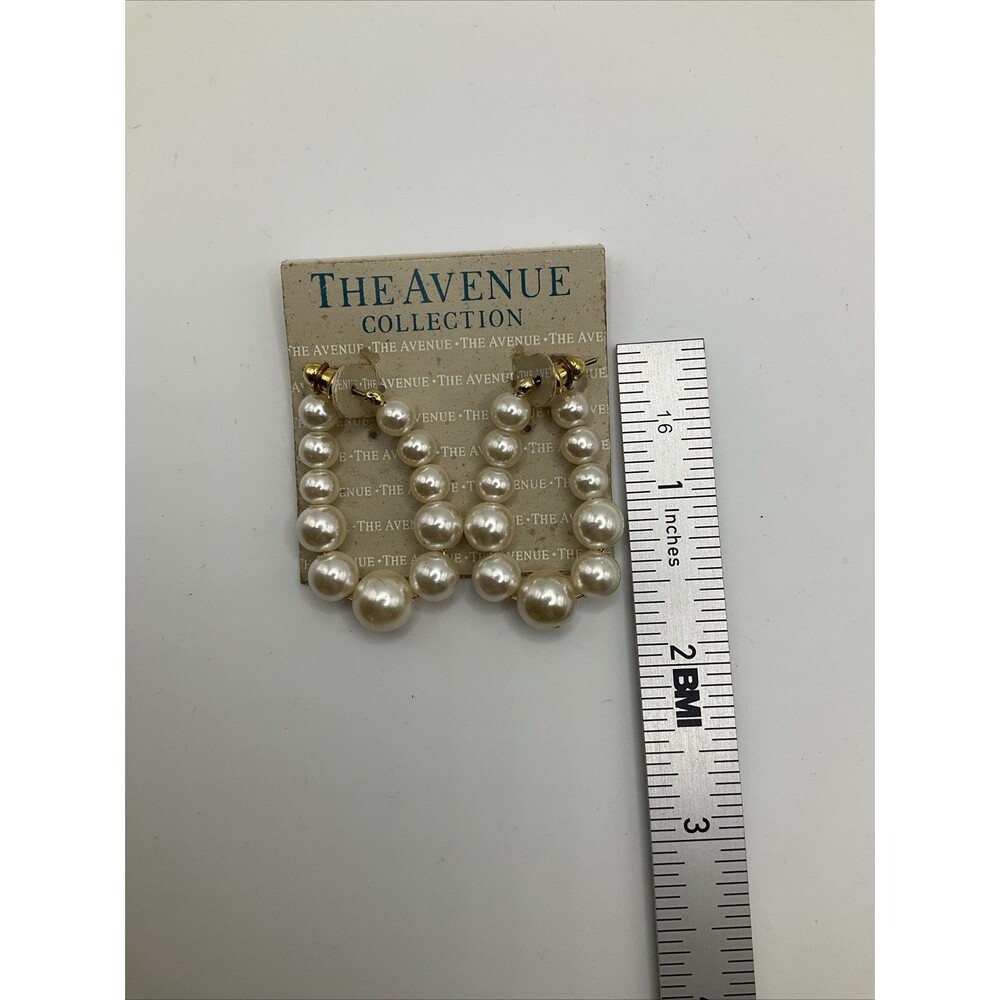 Avenue Collection Faux Pearl Loop Strand Dangle Earrings Goldtone - Picture 4 of 4